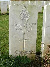 Bagneux British Cemetery Gezaincourt - Illing, Francis