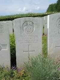 Bagneux British Cemetery Gezaincourt - Jones, D J