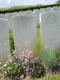 Bagneux British Cemetery Gezaincourt - Jones, Griffith Hartley