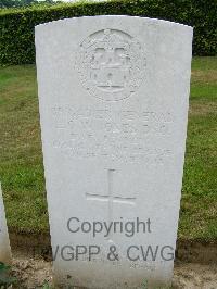 Bagneux British Cemetery Gezaincourt - Jones, Lumley Owen Williams