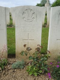 Bagneux British Cemetery Gezaincourt - Jones, Richard Thomas