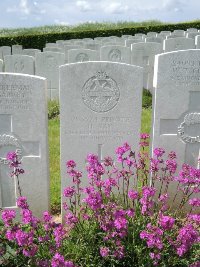 Bagneux British Cemetery Gezaincourt - Kay, Harold