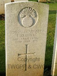 Bagneux British Cemetery Gezaincourt - Knowles, E