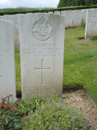 Bagneux British Cemetery Gezaincourt - Lawrenson, John W.