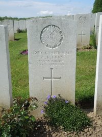 Bagneux British Cemetery Gezaincourt - Lees, William F.