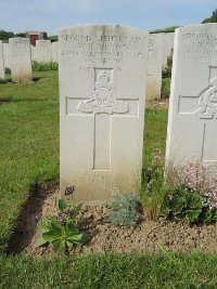 Bagneux British Cemetery Gezaincourt - Long, William Herbert Berkeley