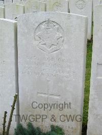 Bagneux British Cemetery Gezaincourt - Lovelock, J