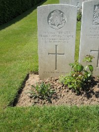 Bagneux British Cemetery Gezaincourt - Lowe, Charles Archibald