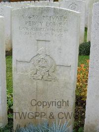 Bagneux British Cemetery Gezaincourt - Lowe, Percy