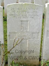 Bagneux British Cemetery Gezaincourt - Lowthorpe, W