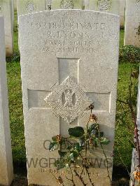 Bagneux British Cemetery Gezaincourt - Lyons, R