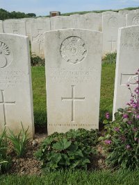 Bagneux British Cemetery Gezaincourt - MacKenzie, Alpin Chisholm