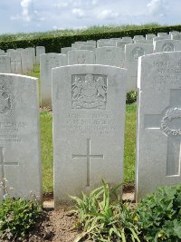 Bagneux British Cemetery Gezaincourt - Madeley, C H