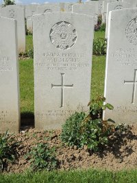 Bagneux British Cemetery Gezaincourt - Magee, William Daniel