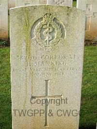 Bagneux British Cemetery Gezaincourt - Manning, Robert