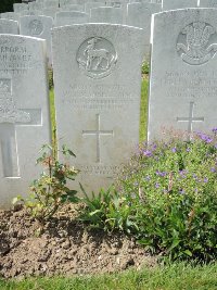 Bagneux British Cemetery Gezaincourt - Mansell, William James