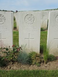 Bagneux British Cemetery Gezaincourt - Mansford, Leonard William