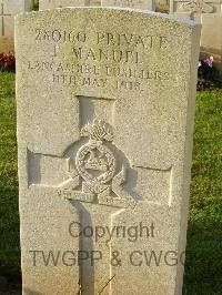 Bagneux British Cemetery Gezaincourt - Manuel, Frank