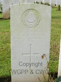 Bagneux British Cemetery Gezaincourt - Martin, E