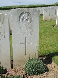 Bagneux British Cemetery Gezaincourt - Mason, John William