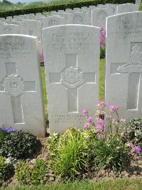 Bagneux British Cemetery Gezaincourt - Matthews, Albert Frederick (Bert)