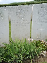 Bagneux British Cemetery Gezaincourt - McClurg, James Kennedy