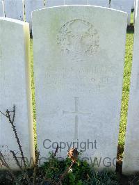 Bagneux British Cemetery Gezaincourt - McGhee, Robert