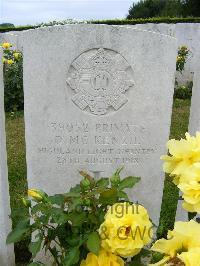 Bagneux British Cemetery Gezaincourt - McKenzie, D