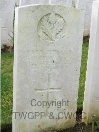 Bagneux British Cemetery Gezaincourt - Molyneaux, G