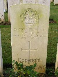 Bagneux British Cemetery Gezaincourt - Moran, B