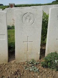 Bagneux British Cemetery Gezaincourt - Morgan, T E