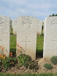 Bagneux British Cemetery Gezaincourt - Neale, Guy Dalrymple