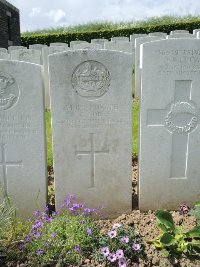 Bagneux British Cemetery Gezaincourt - Nobes, Sidney Charles