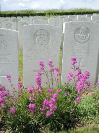 Bagneux British Cemetery Gezaincourt - Owen, Ebenezer James