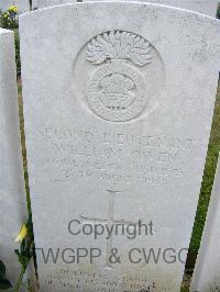 Bagneux British Cemetery Gezaincourt - Owen, William