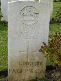 Bagneux British Cemetery Gezaincourt - Percy, Raymond