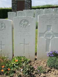 Bagneux British Cemetery Gezaincourt - Phelps, A C