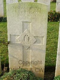 Bagneux British Cemetery Gezaincourt - Philipson, L