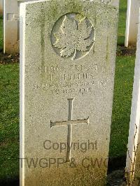 Bagneux British Cemetery Gezaincourt - Phillips, T