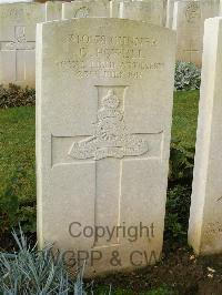 Bagneux British Cemetery Gezaincourt - Powell, C