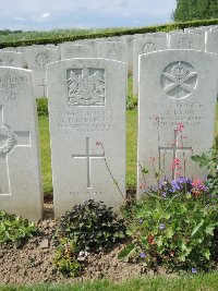 Bagneux British Cemetery Gezaincourt - Prendergast, J