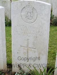 Bagneux British Cemetery Gezaincourt - Priestley, Edward