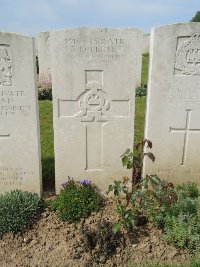 Bagneux British Cemetery Gezaincourt - Roberts, E