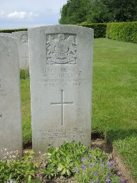 Bagneux British Cemetery Gezaincourt - Roberts, W T