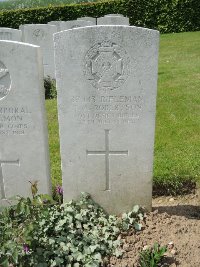 Bagneux British Cemetery Gezaincourt - Robertson, J A