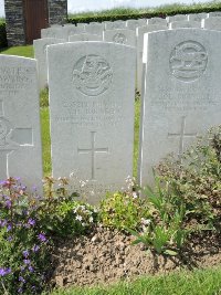 Bagneux British Cemetery Gezaincourt - Robinson, Alfred Henry