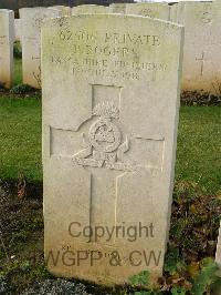 Bagneux British Cemetery Gezaincourt - Rogers, Basil