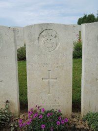 Bagneux British Cemetery Gezaincourt - Rose, J