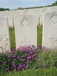 Bagneux British Cemetery Gezaincourt - Shackcloth, Edward Henry