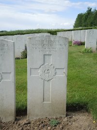 Bagneux British Cemetery Gezaincourt - Sibley, Thomas Robert Henry